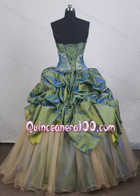 Lovely Appliques and Beading Ball Gown Strapless Quinceanera Dresses